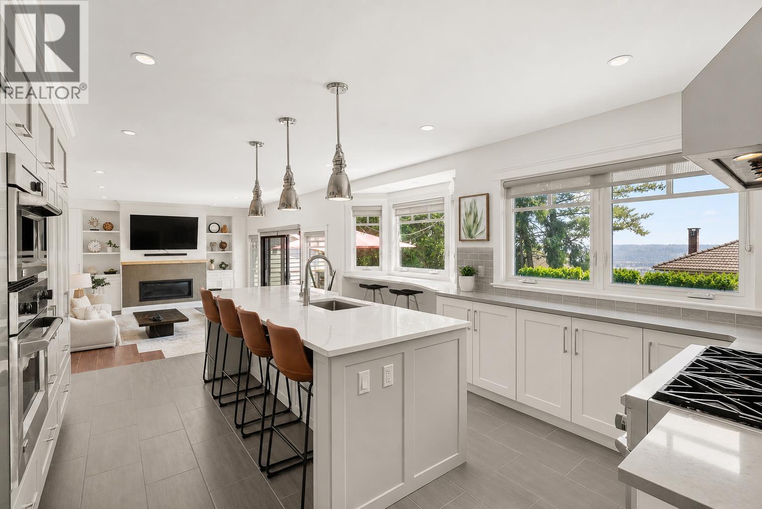 366 BALFOUR DRIVE, Coquitlam