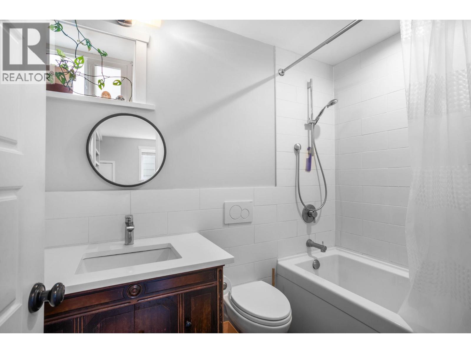 38290 CHESTNUT AVENUE, Squamish