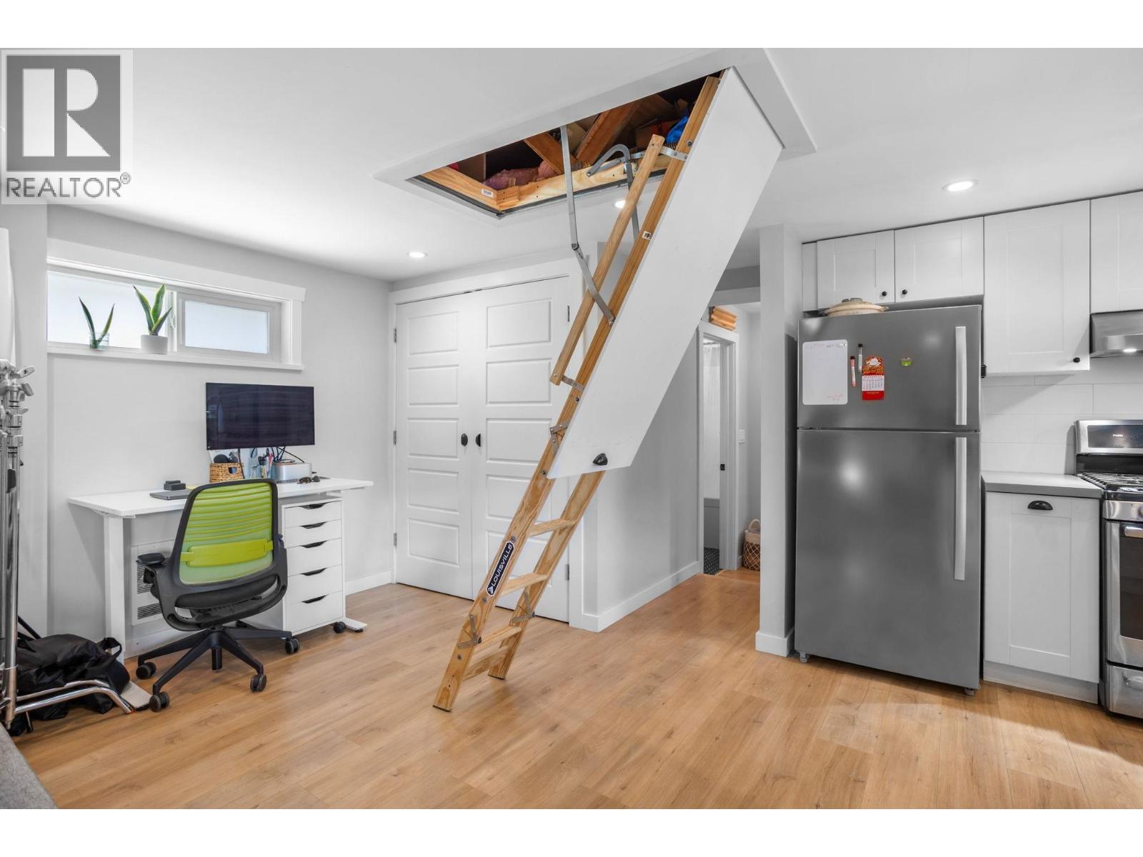38290 CHESTNUT AVENUE, Squamish