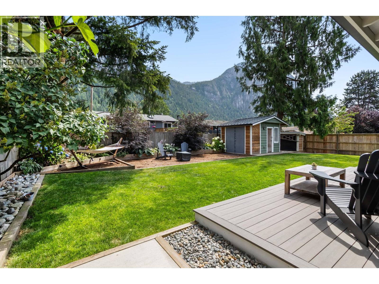 38290 CHESTNUT AVENUE, Squamish