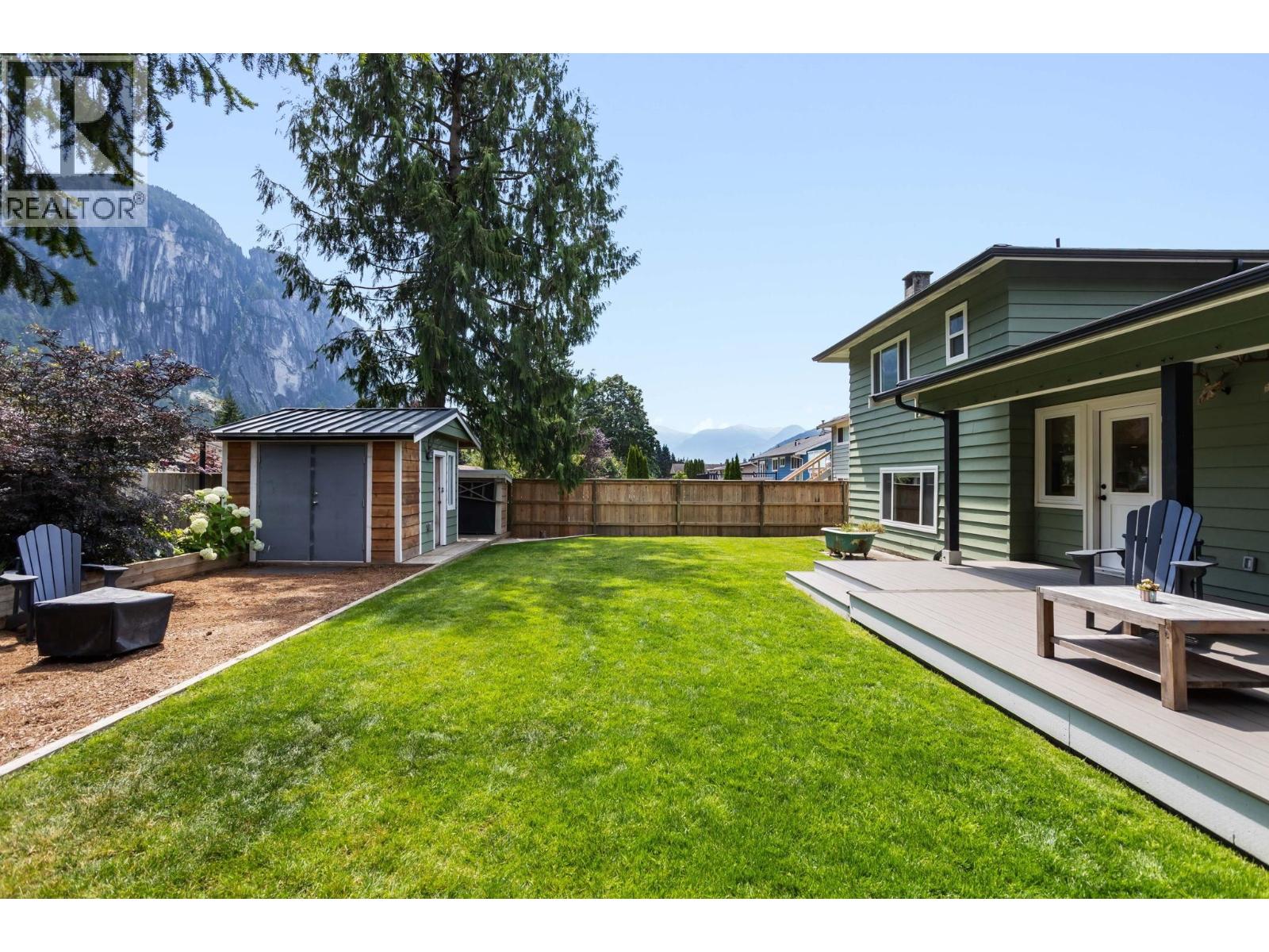 38290 CHESTNUT AVENUE, Squamish