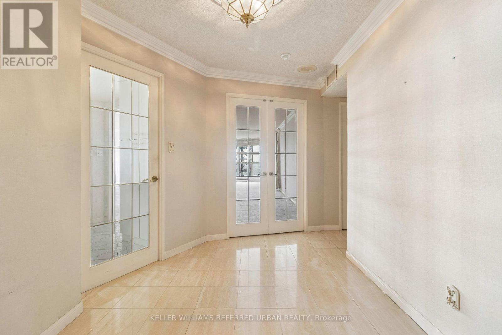 #2103 85 SKYMARK DRIVE - Image 11