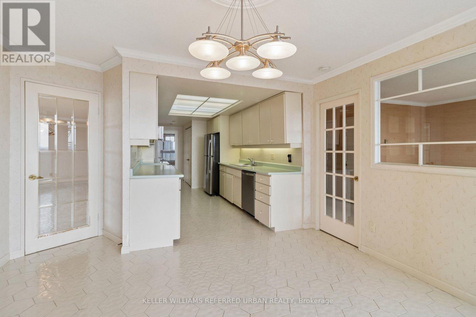 #2103 85 SKYMARK DRIVE - Image 16
