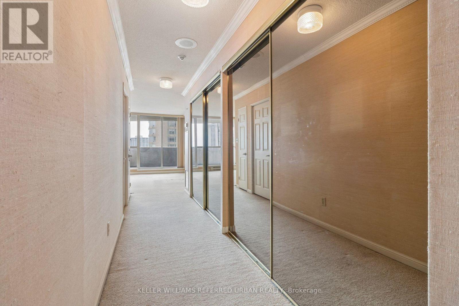#2103 85 SKYMARK DRIVE - Image 26