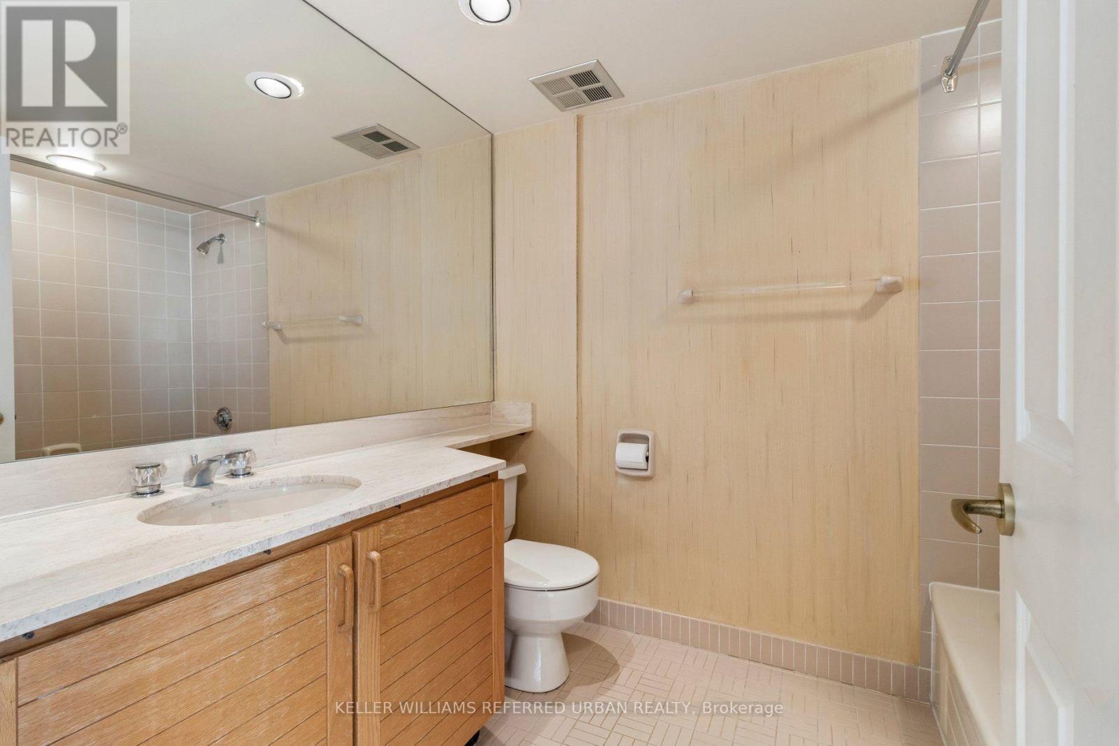 #2103 85 SKYMARK DRIVE - Image 27