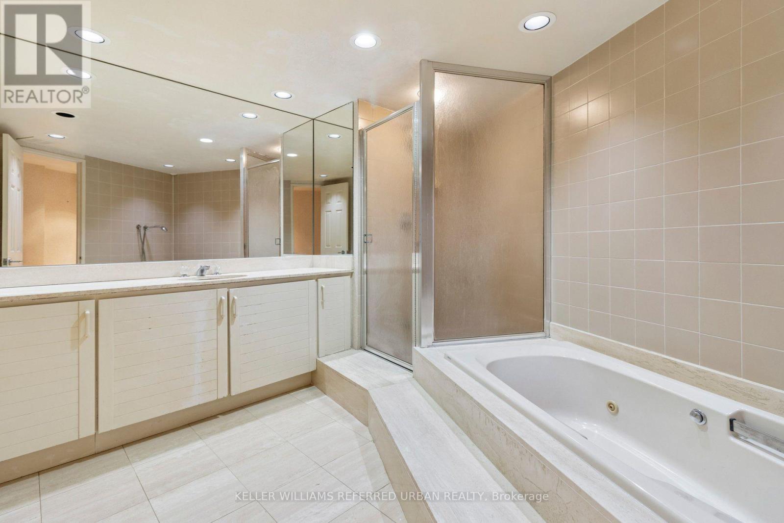#2103 85 SKYMARK DRIVE - Image 33