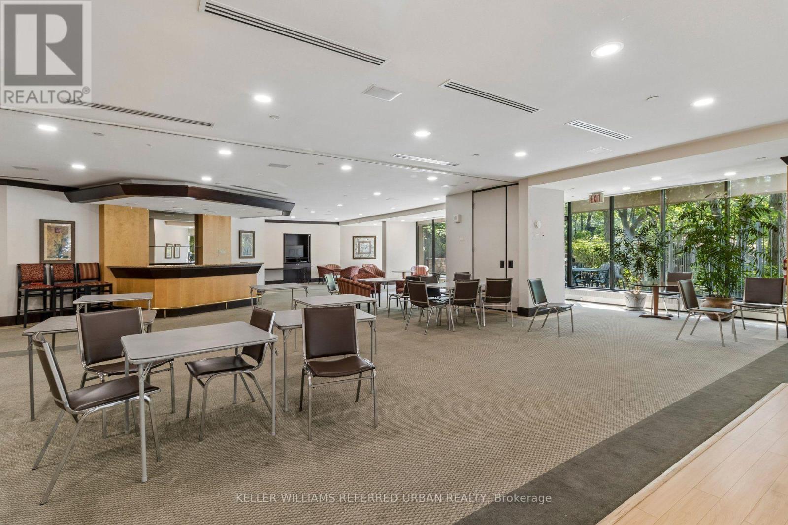 #2103 85 SKYMARK DRIVE - Image 46