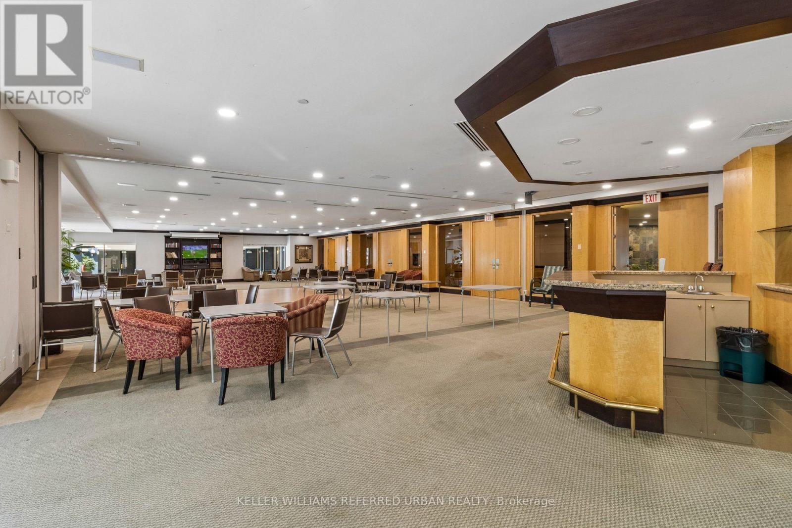 #2103 85 SKYMARK DRIVE - Image 48