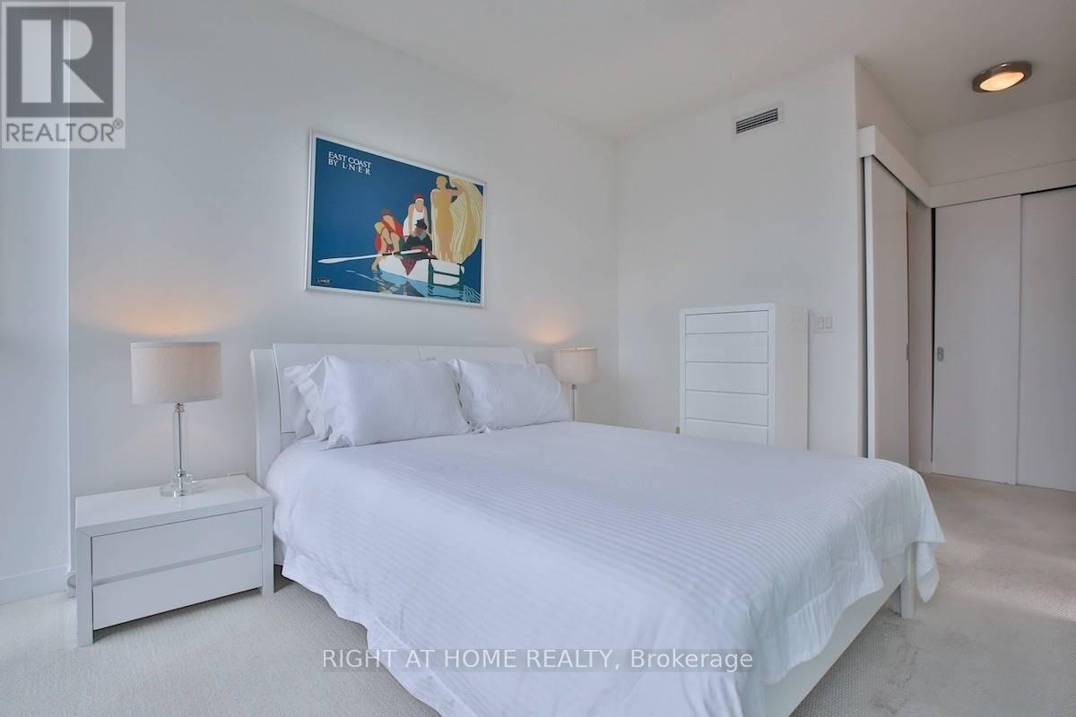 #1903 110 CHARLES STREET E - 14