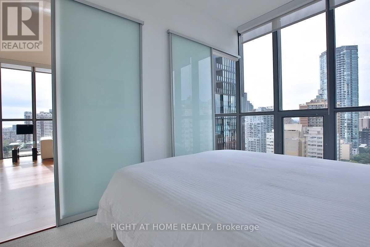 #1903 110 CHARLES STREET E - 15