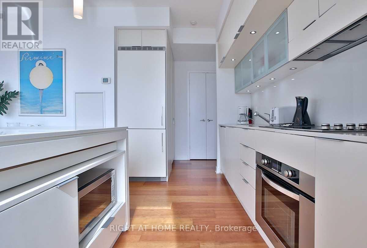 #1903 110 CHARLES STREET E - 19