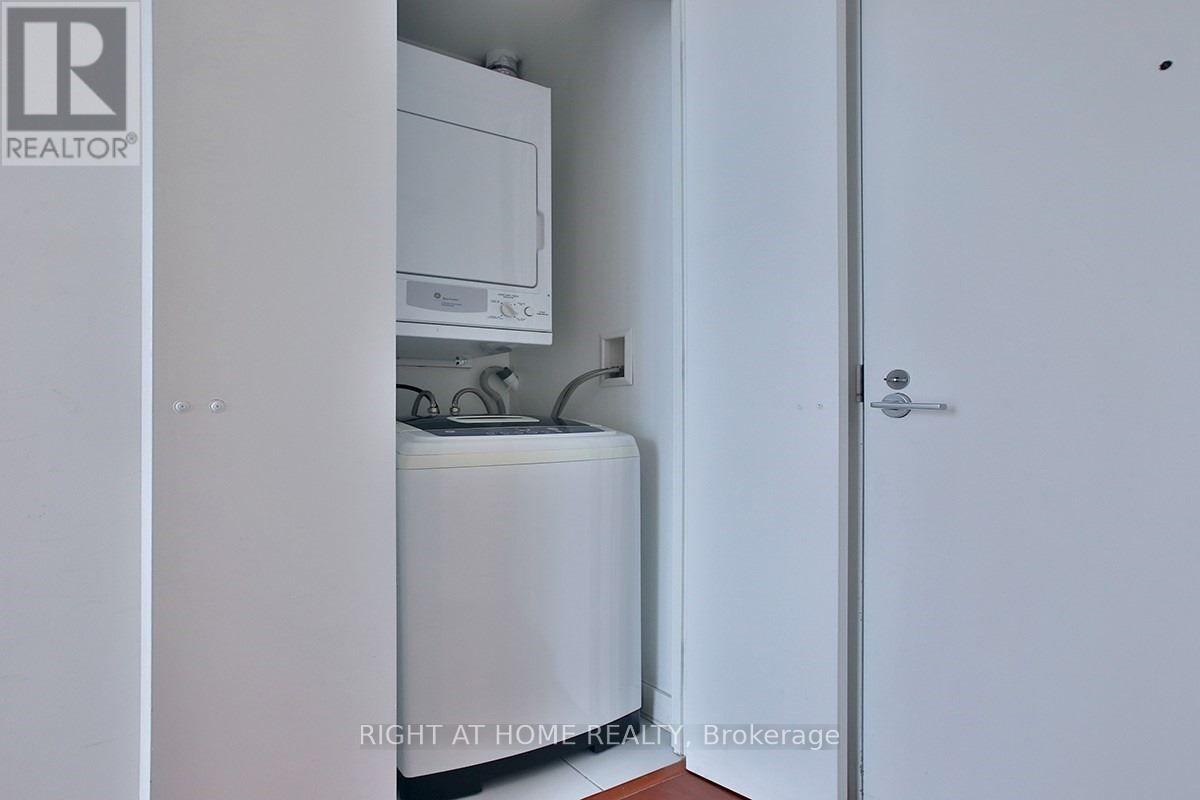 #1903 110 CHARLES STREET E - 20