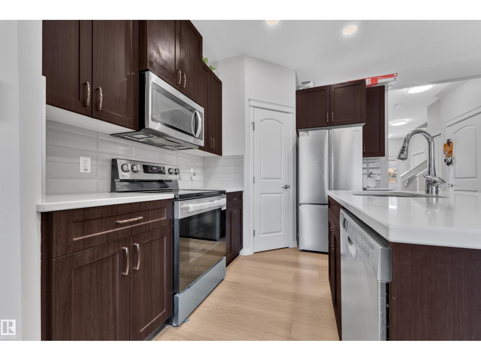 2246 54 ST SW - 16