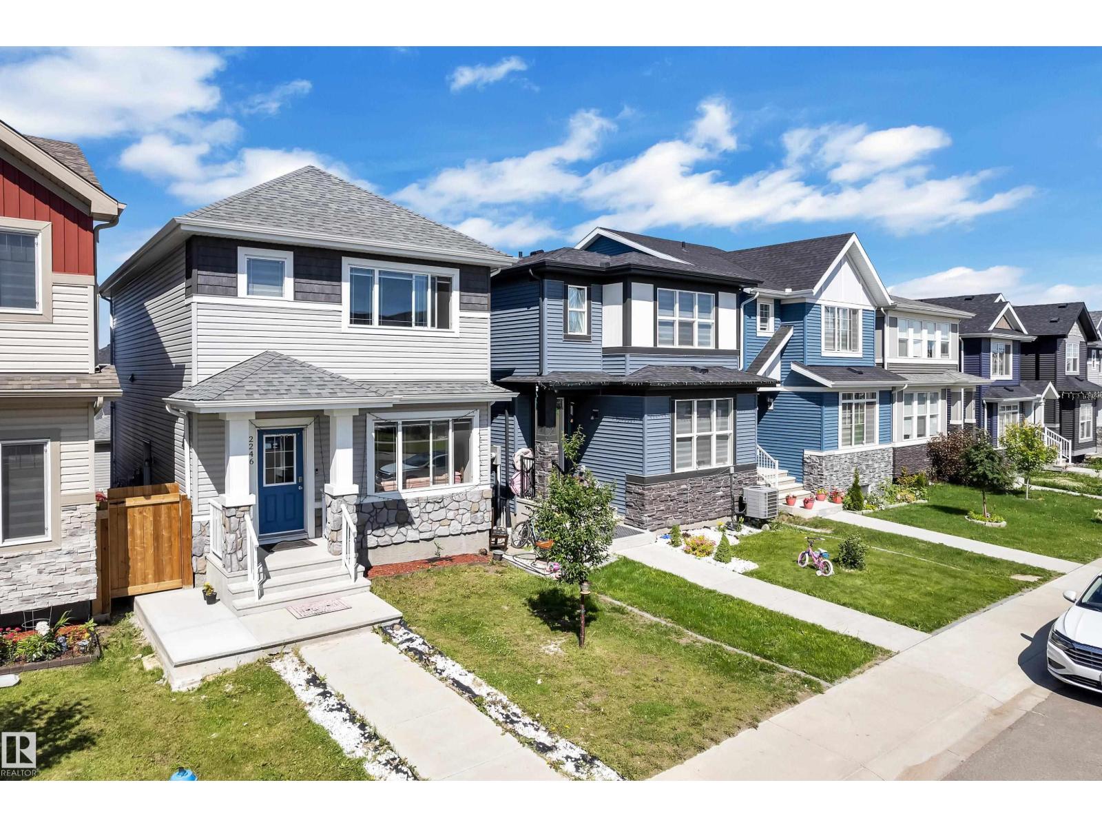2246 54 ST SW - 2