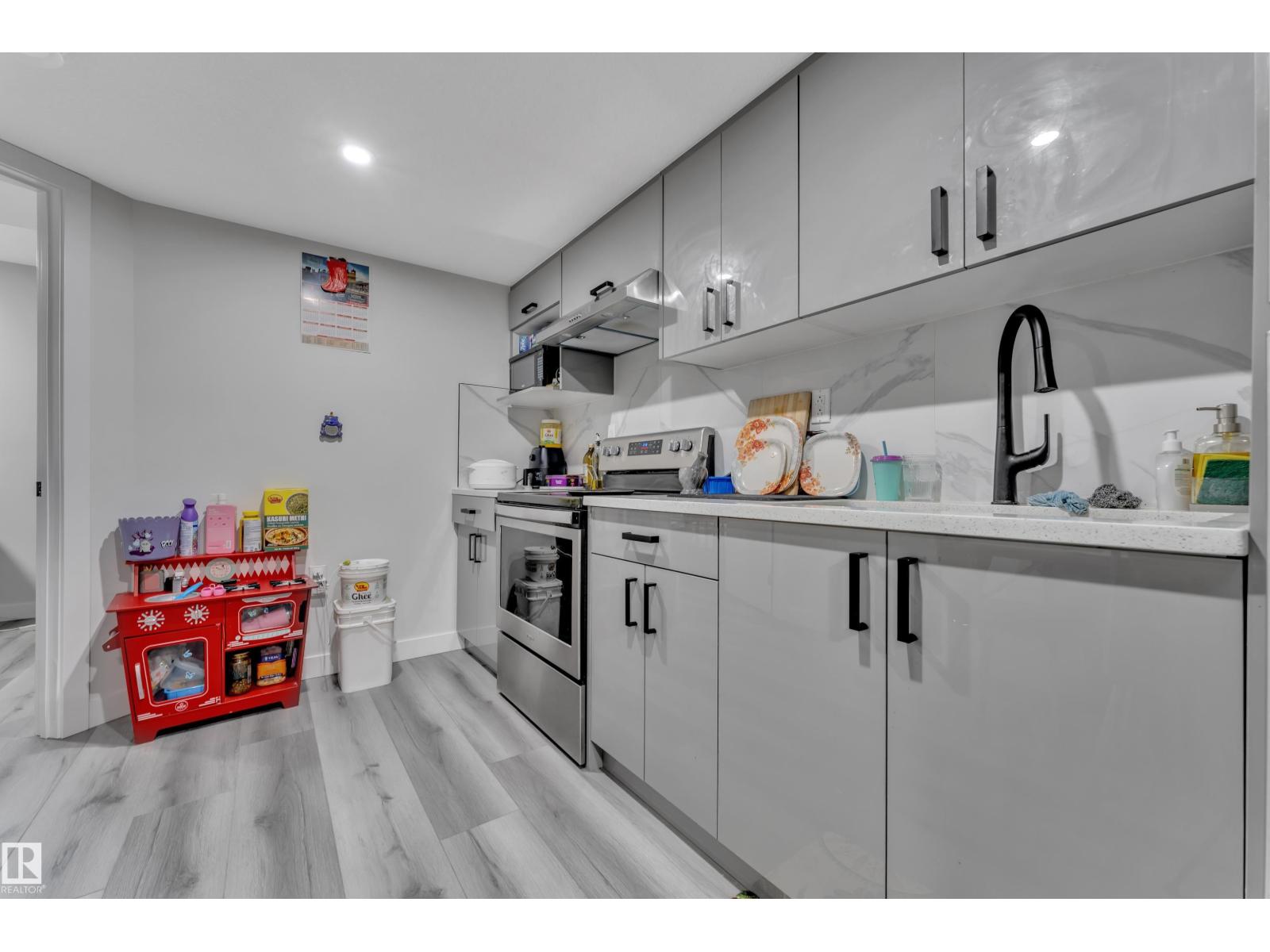 2246 54 ST SW - 33