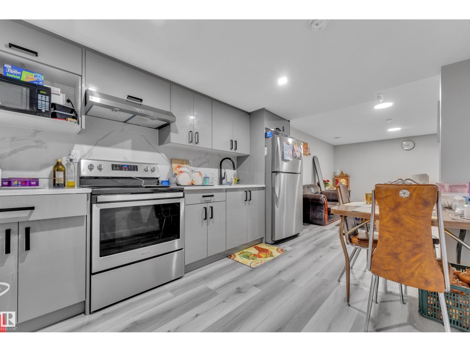 2246 54 ST SW — photo 34