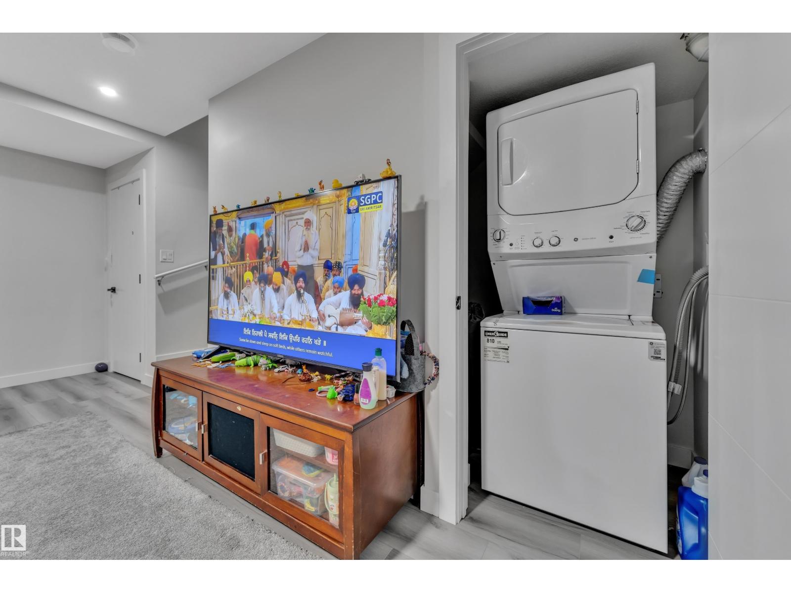 2246 54 ST SW - 37