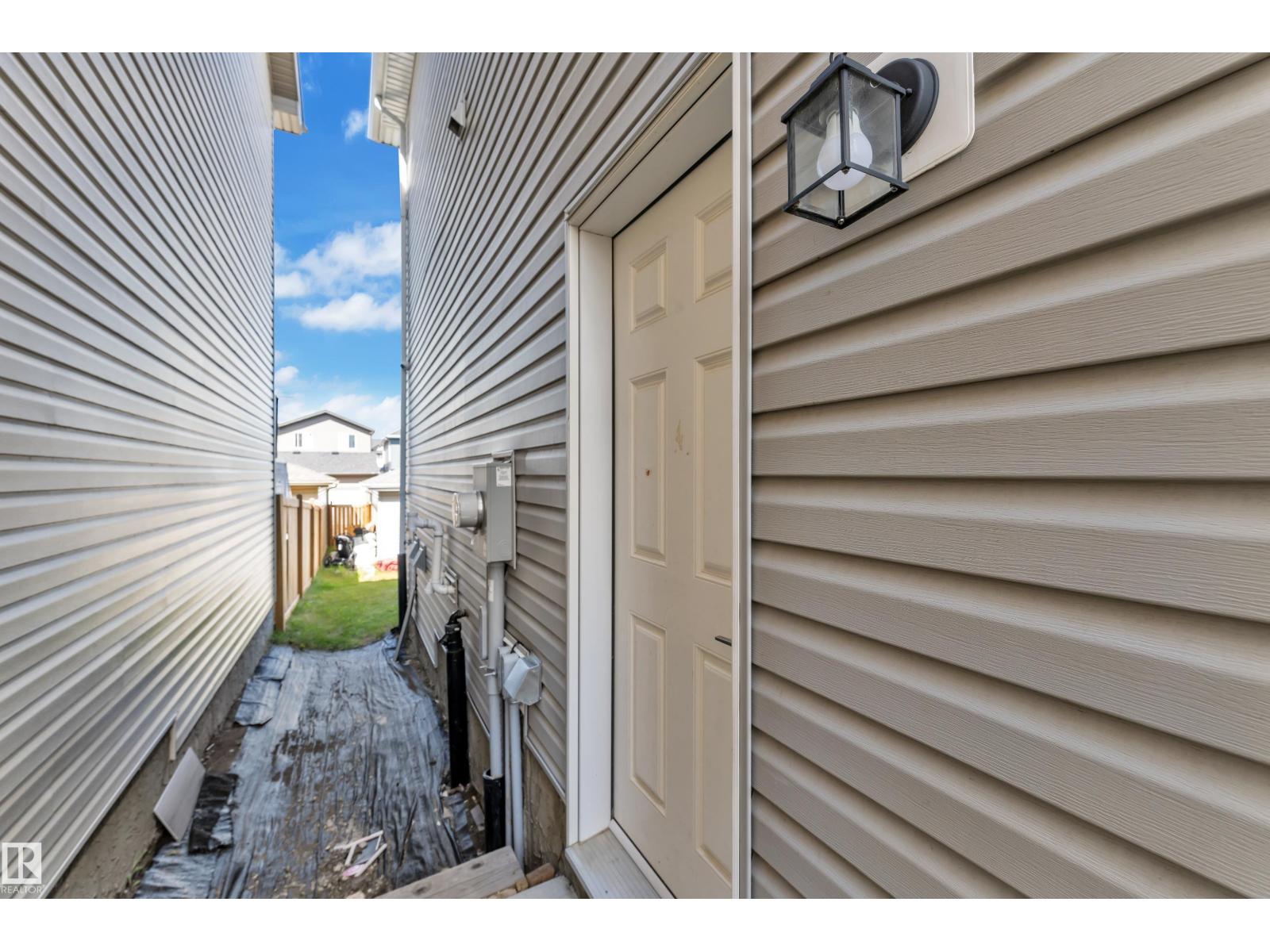 2246 54 ST SW — photo 38