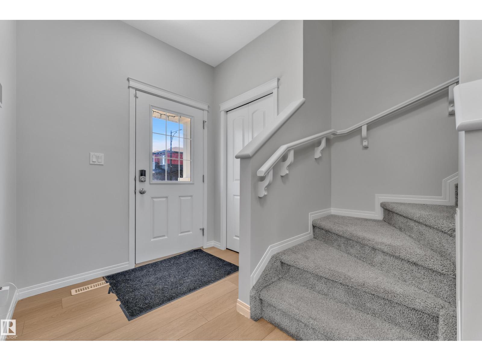 2246 54 St SW photo 5 — MLS® E4498036