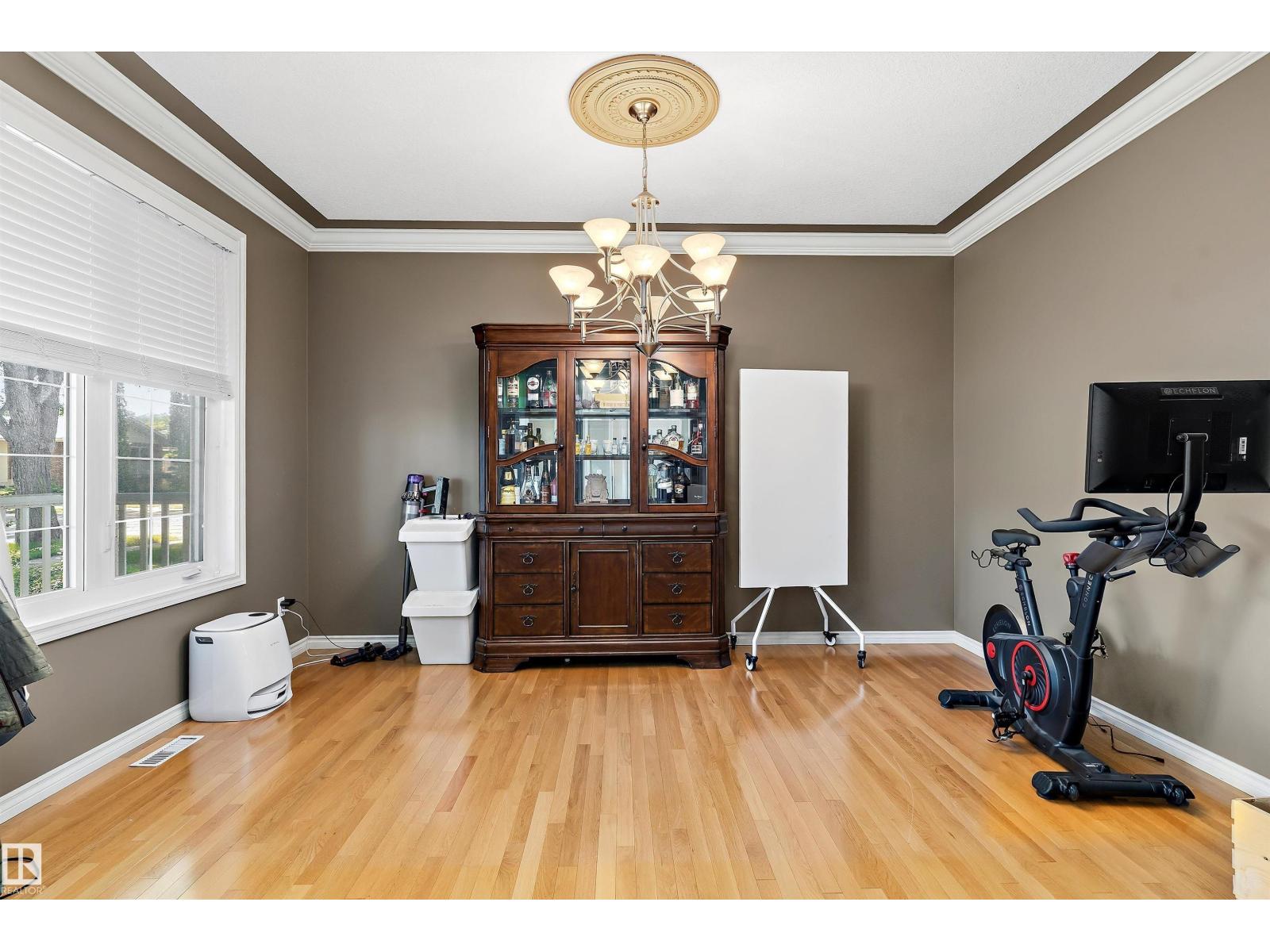 10506 82 ST NW - 12