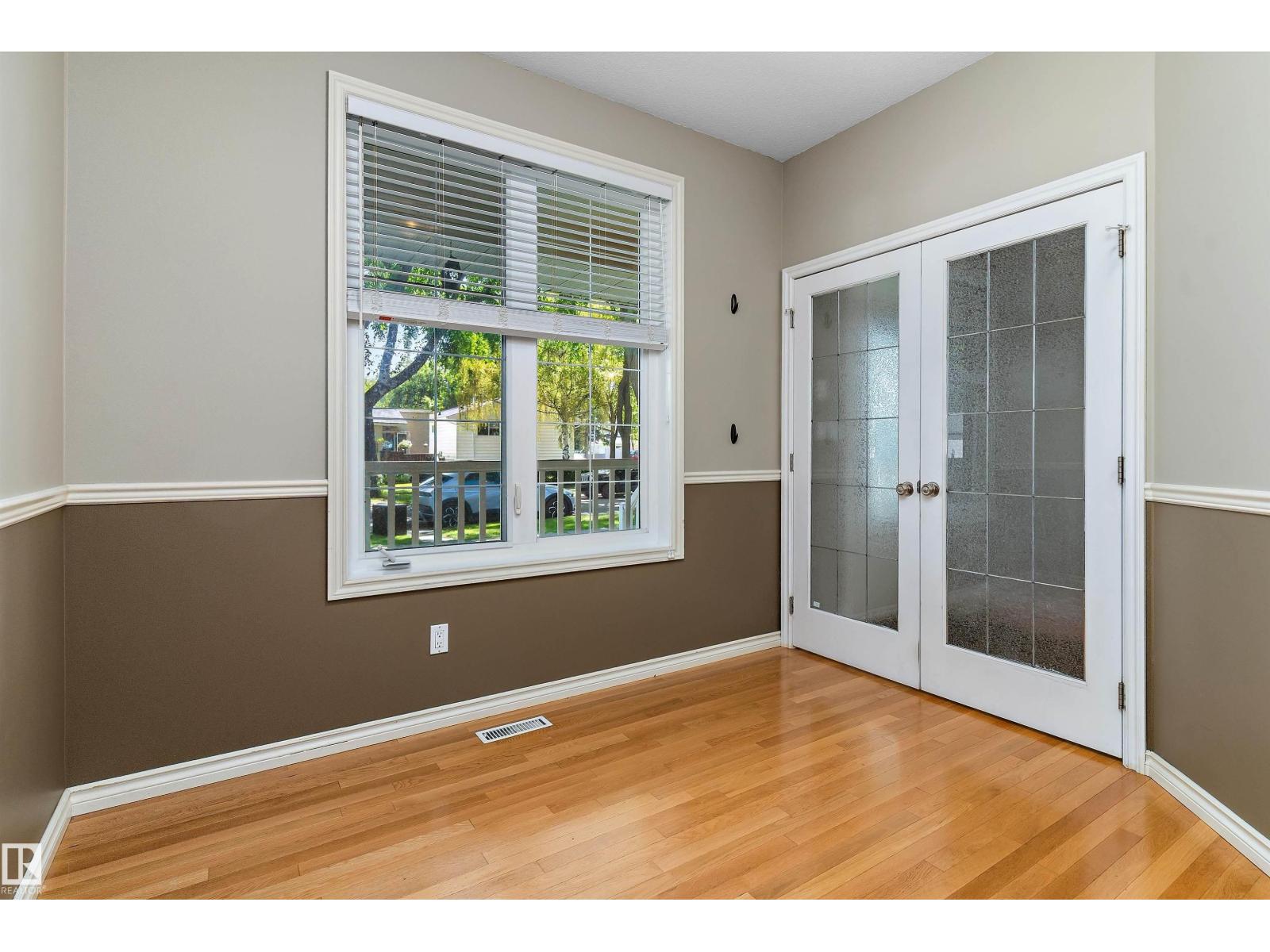 10506 82 ST NW - 15