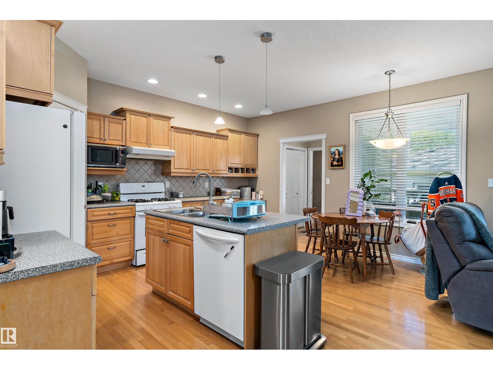 10506 82 ST NW - 3