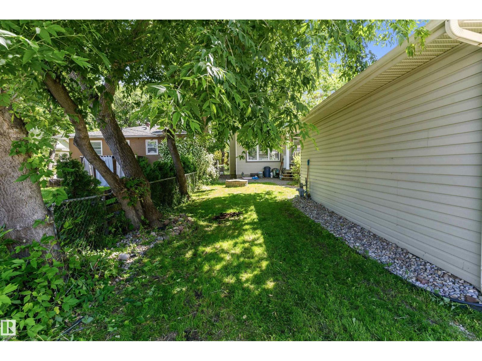 10506 82 ST NW - 40