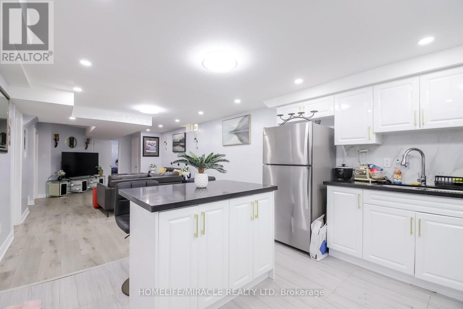 1301 APOLLO STREET - Image 33