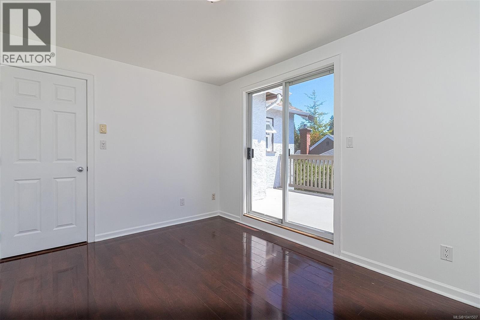 881 Leslie Dr, Saanich