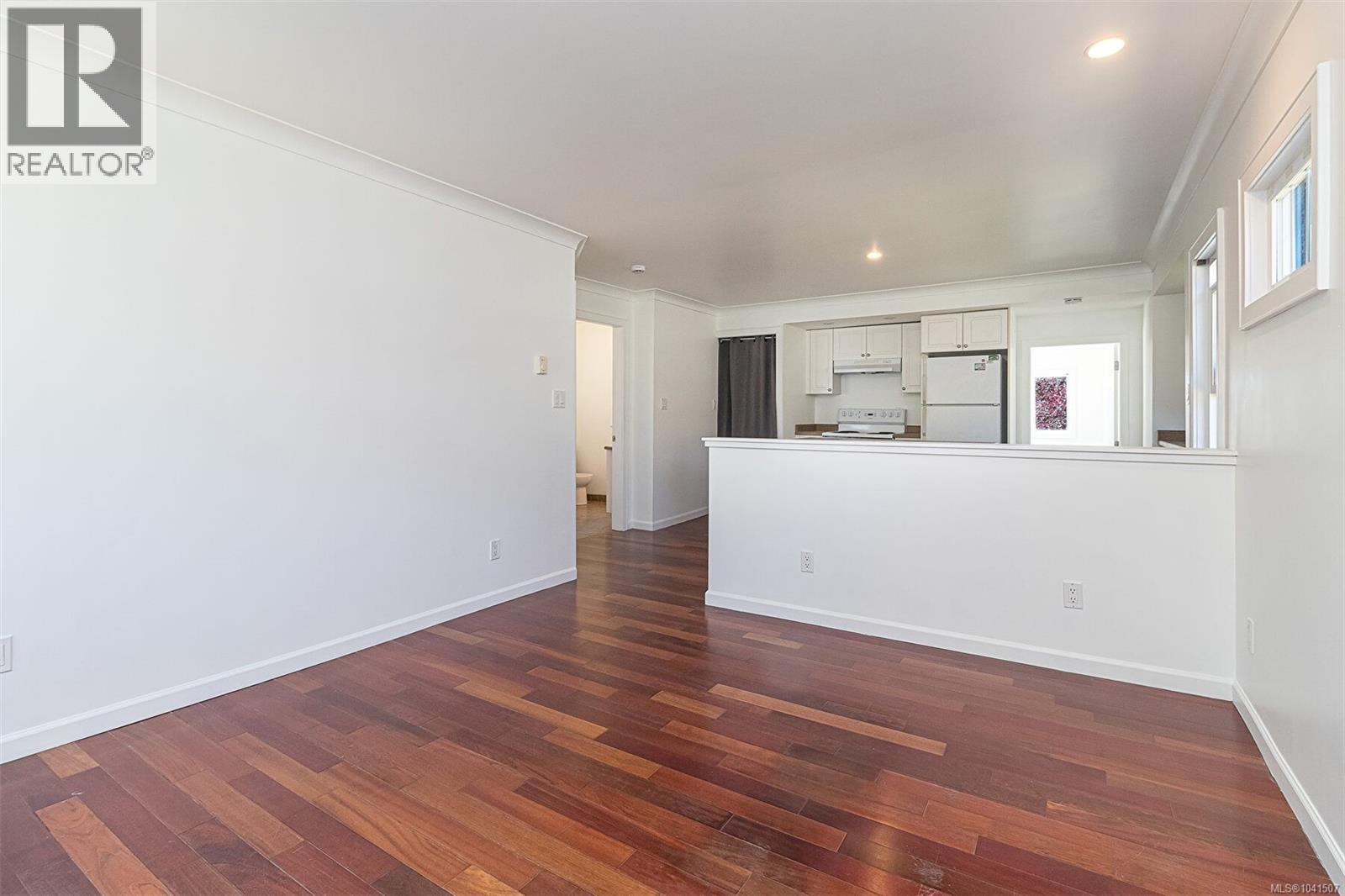 881 Leslie Dr, Saanich