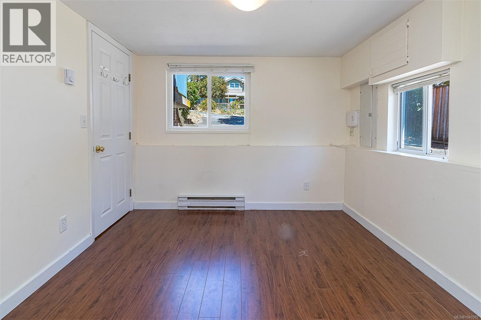 881 Leslie Dr, Saanich