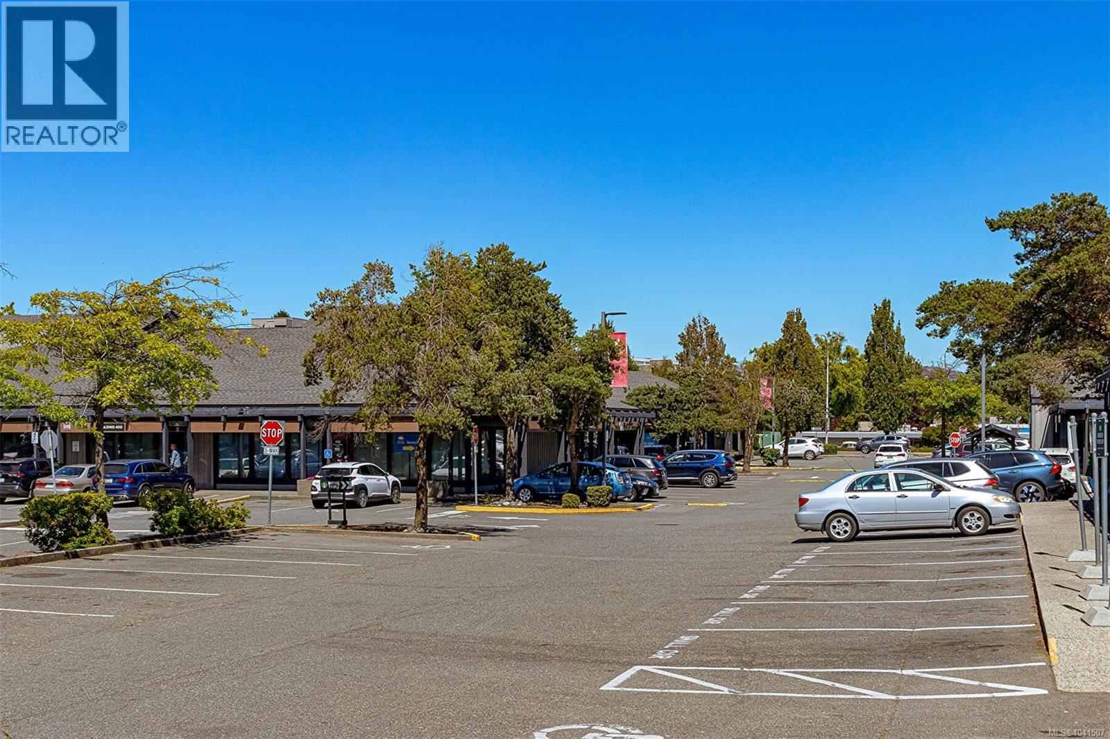 881 Leslie Dr, Saanich