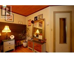 Full bathroom - 486 Champagne Road Unit# 1, 2, 3,, Golden, BC V0A1H2 Photo 9