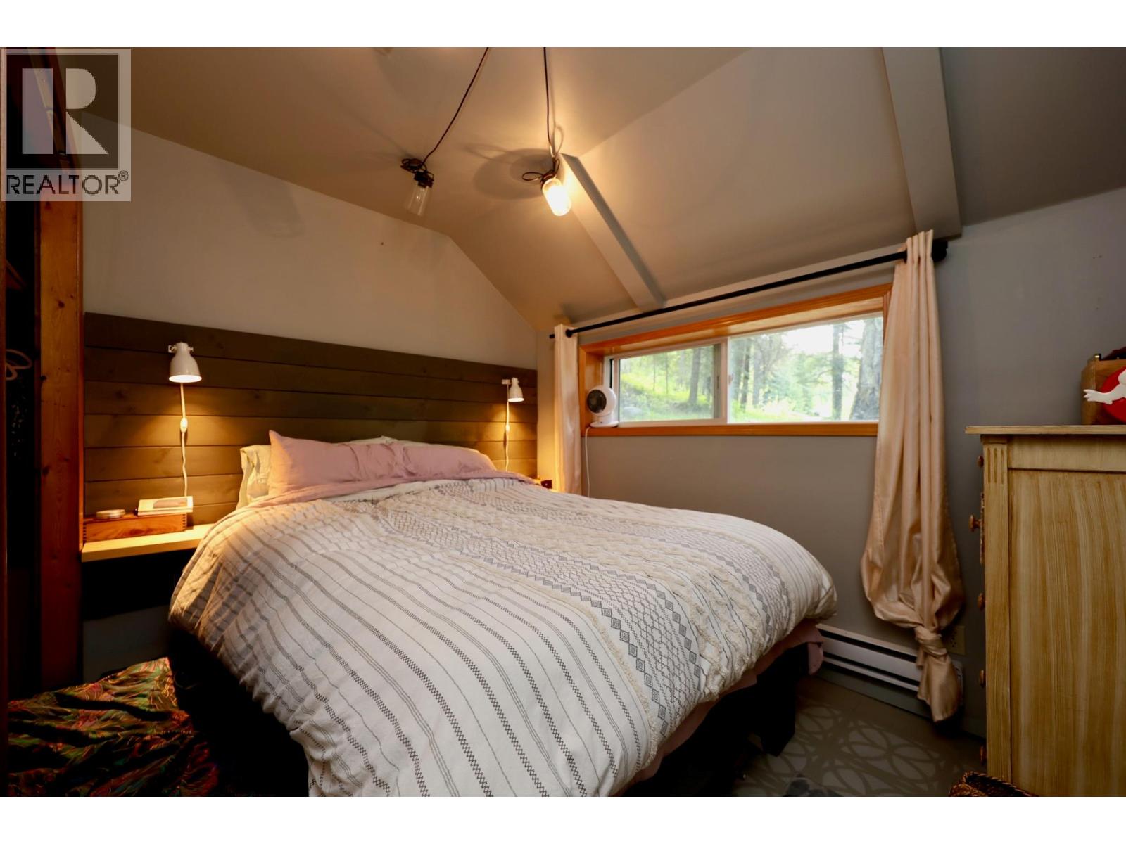 #1, 2, 3, 486 CHAMPAGNE Road - 11