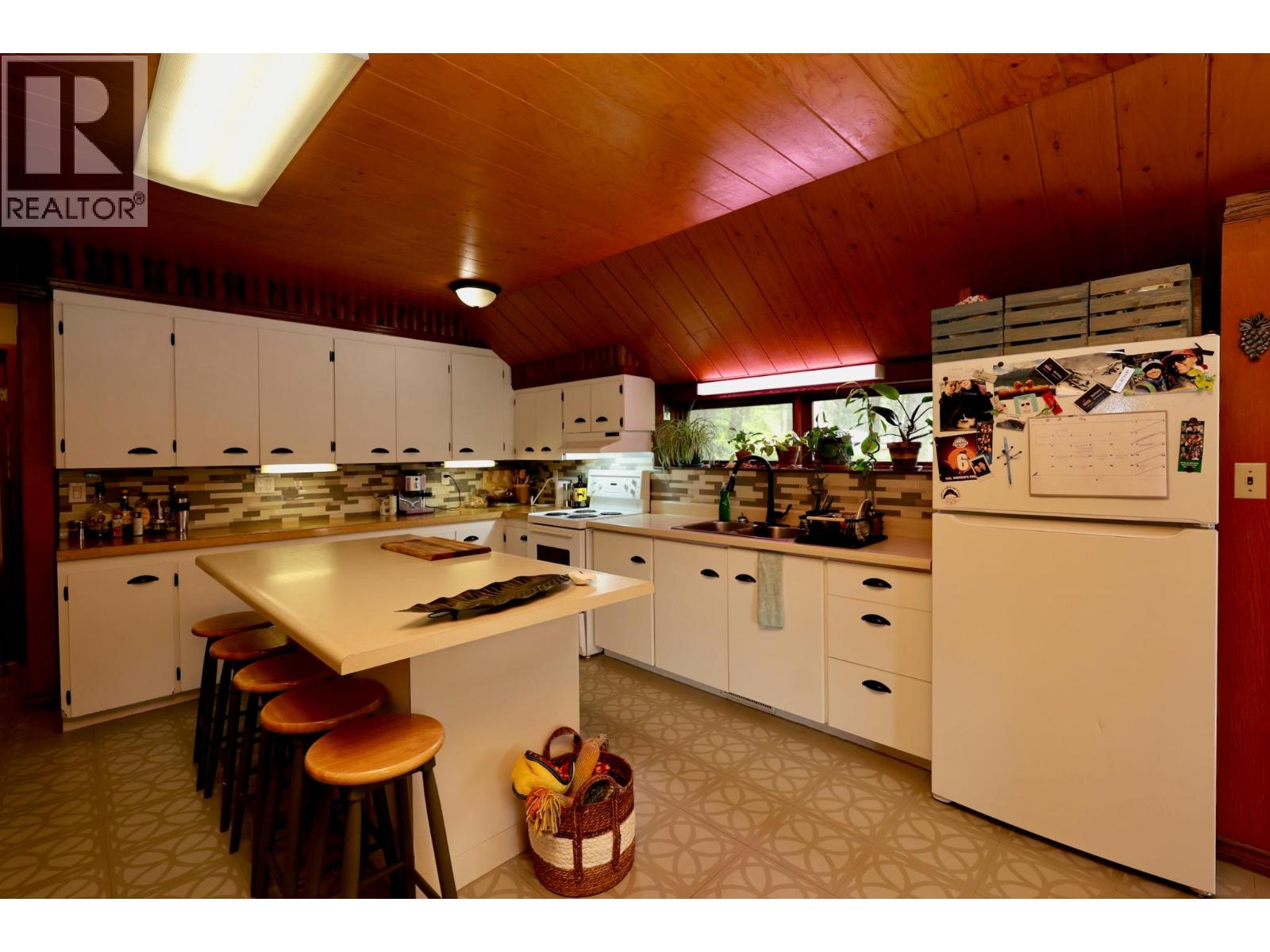 #1, 2, 3, 486 CHAMPAGNE Road - 12