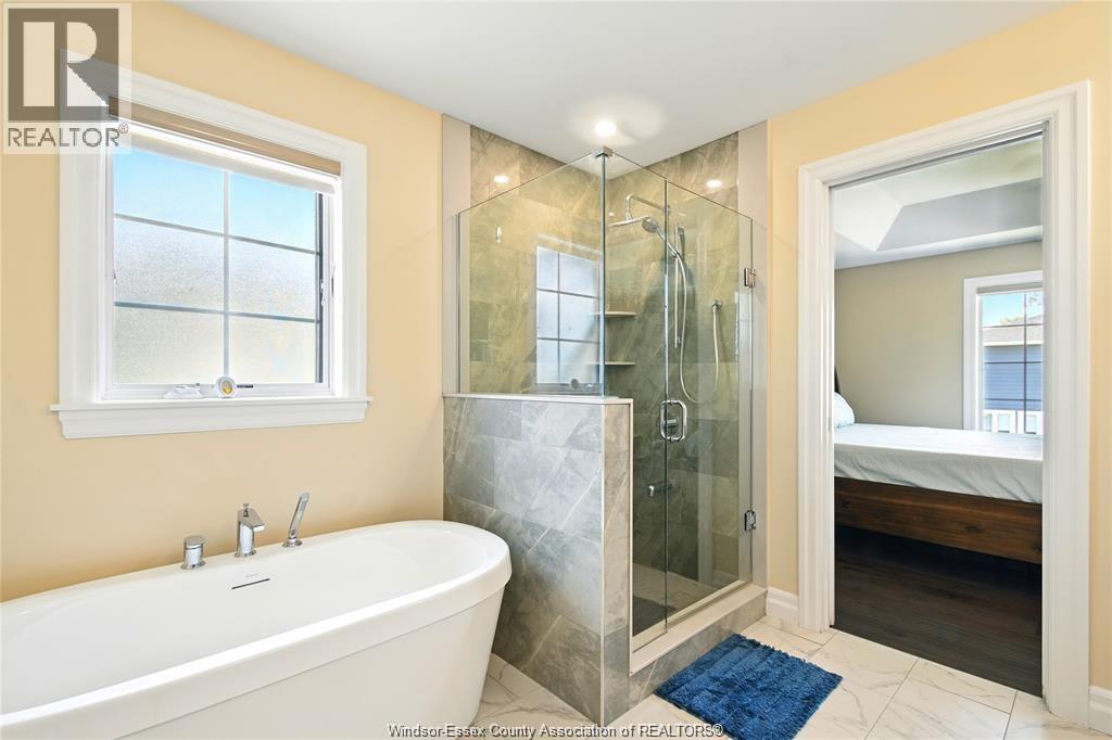 352 CHRISTINE AVENUE - 21