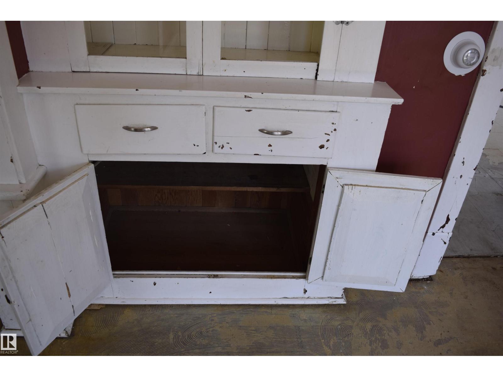 9551 106A AV NW - 8