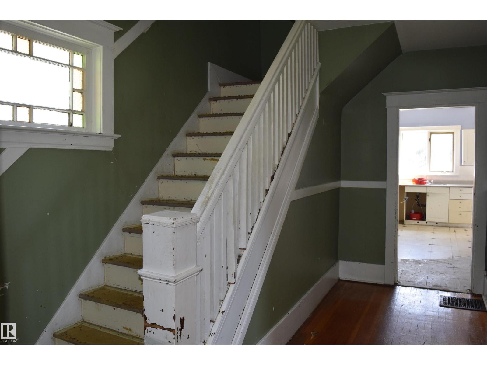9551 106A AV NW - 4