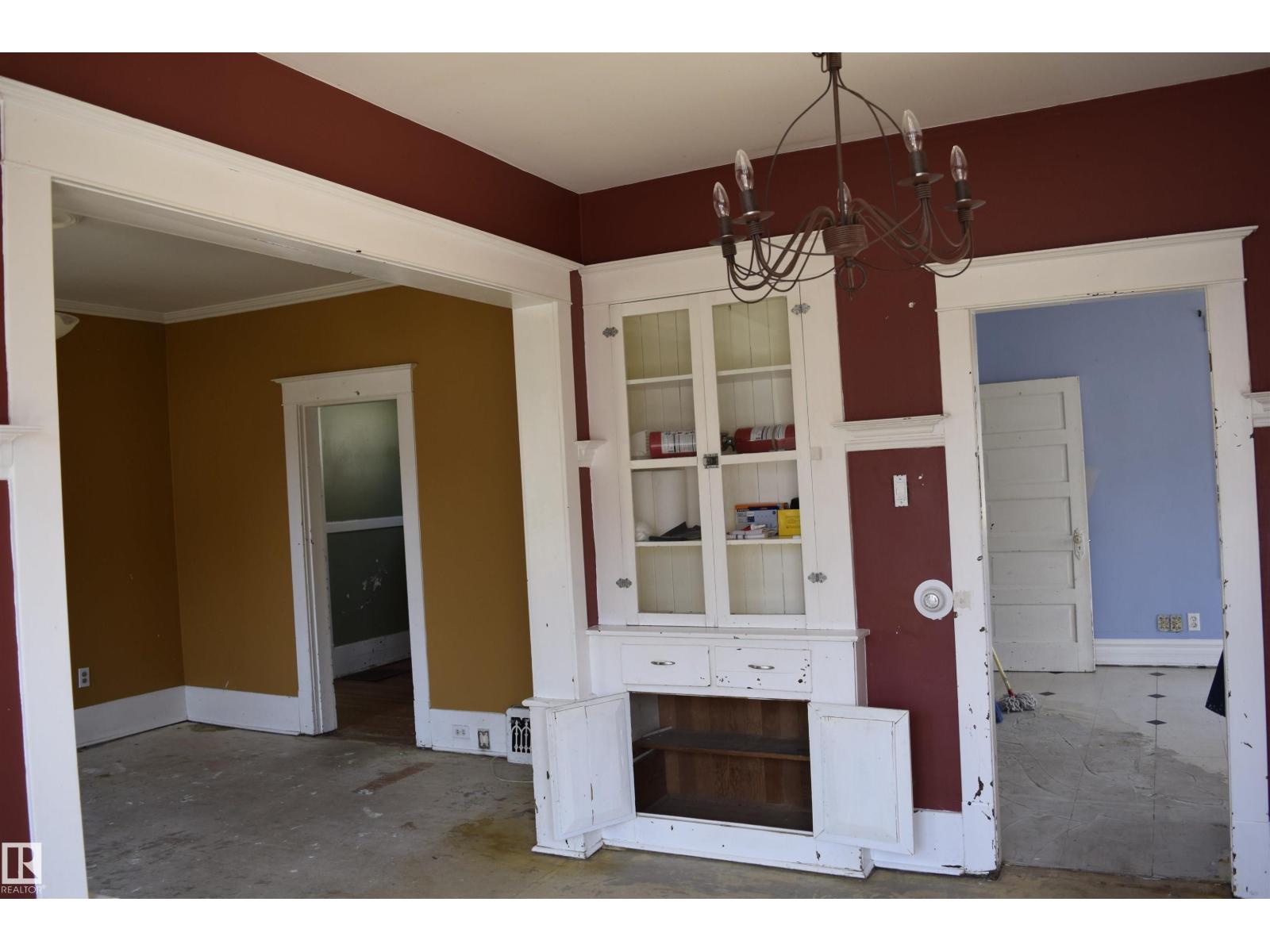 9551 106A AV NW - 9