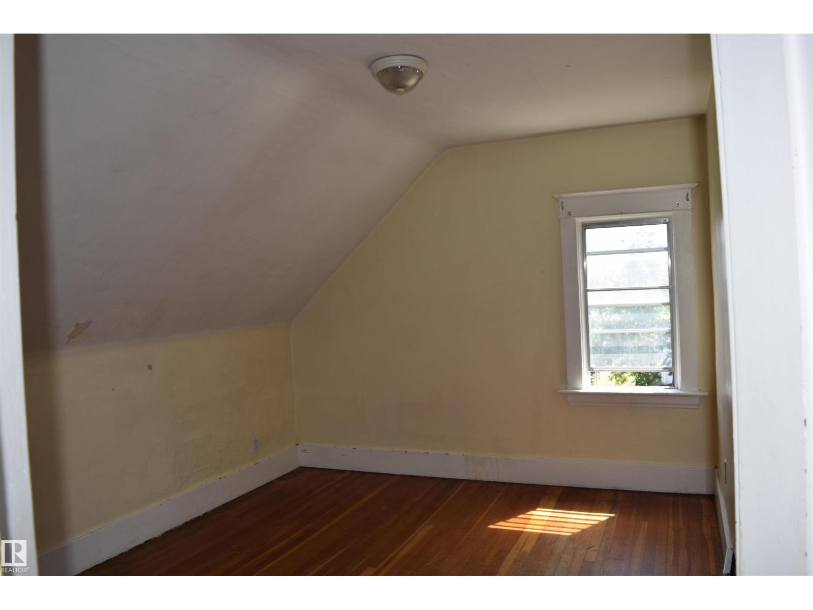 9551 106A AV NW — photo 25