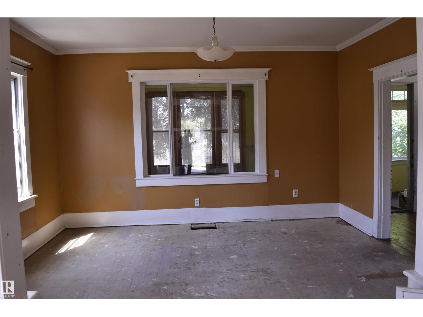 9551 106A AV NW - 6