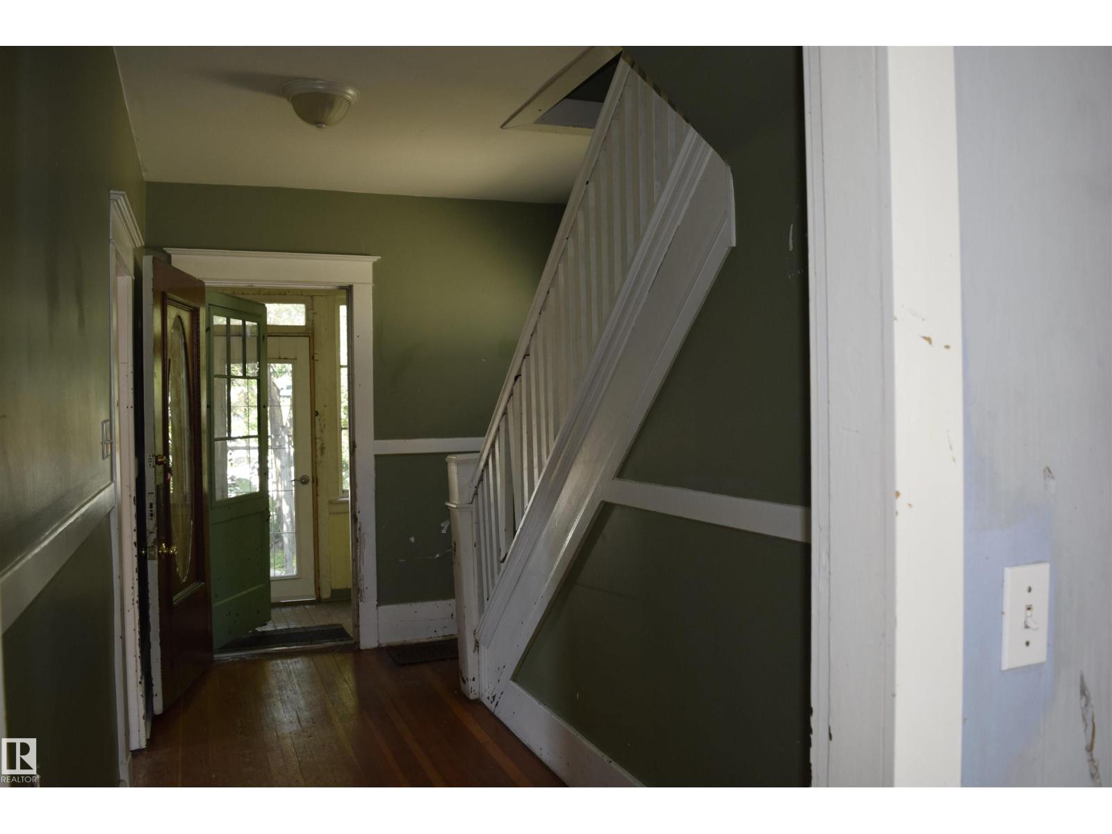 9551 106A AV NW - 30