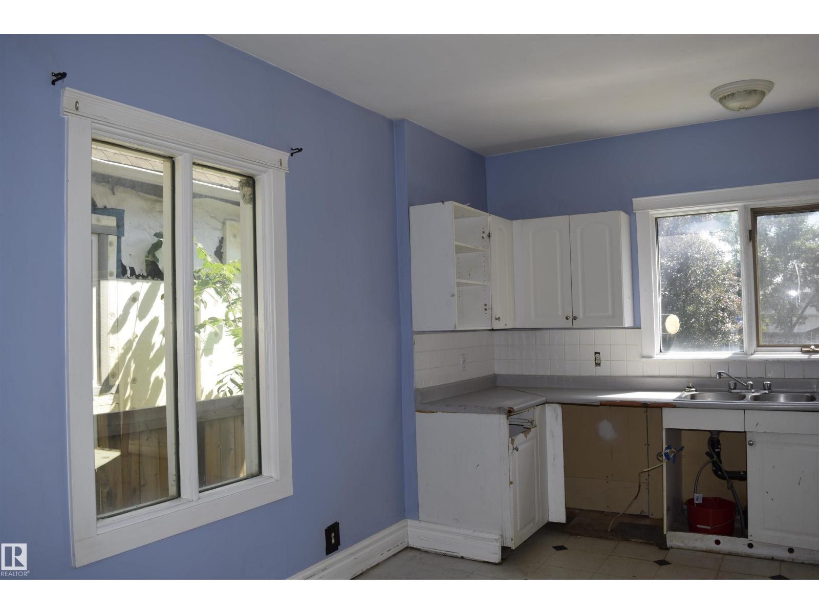 9551 106A AV NW — photo 15