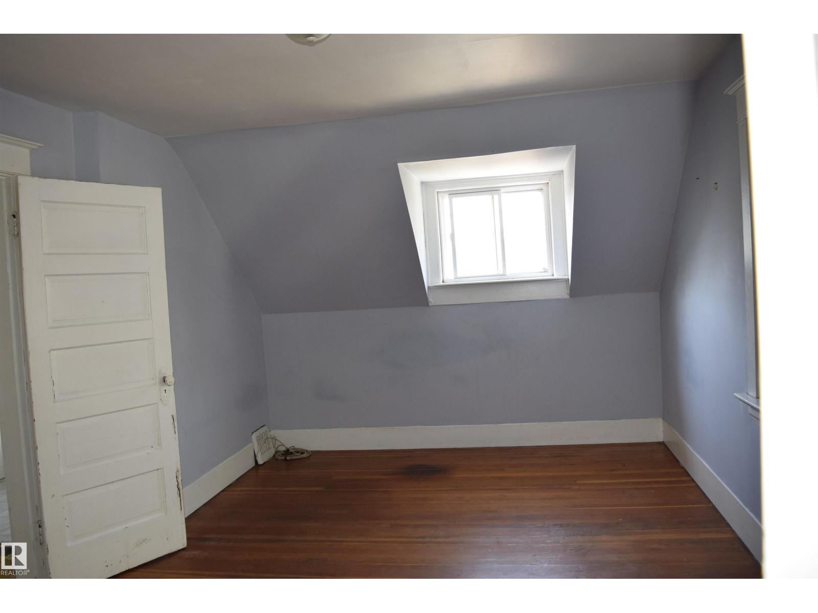 9551 106A AV NW - 20