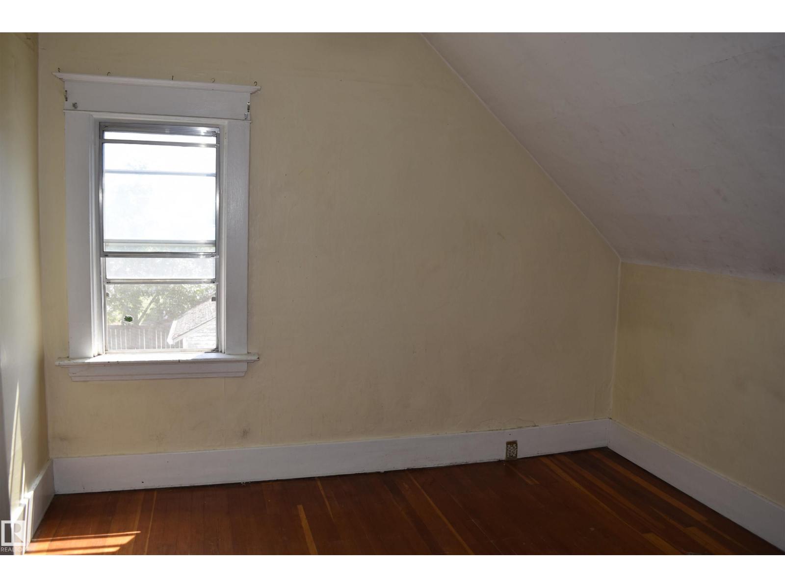 9551 106A AV NW — photo 26