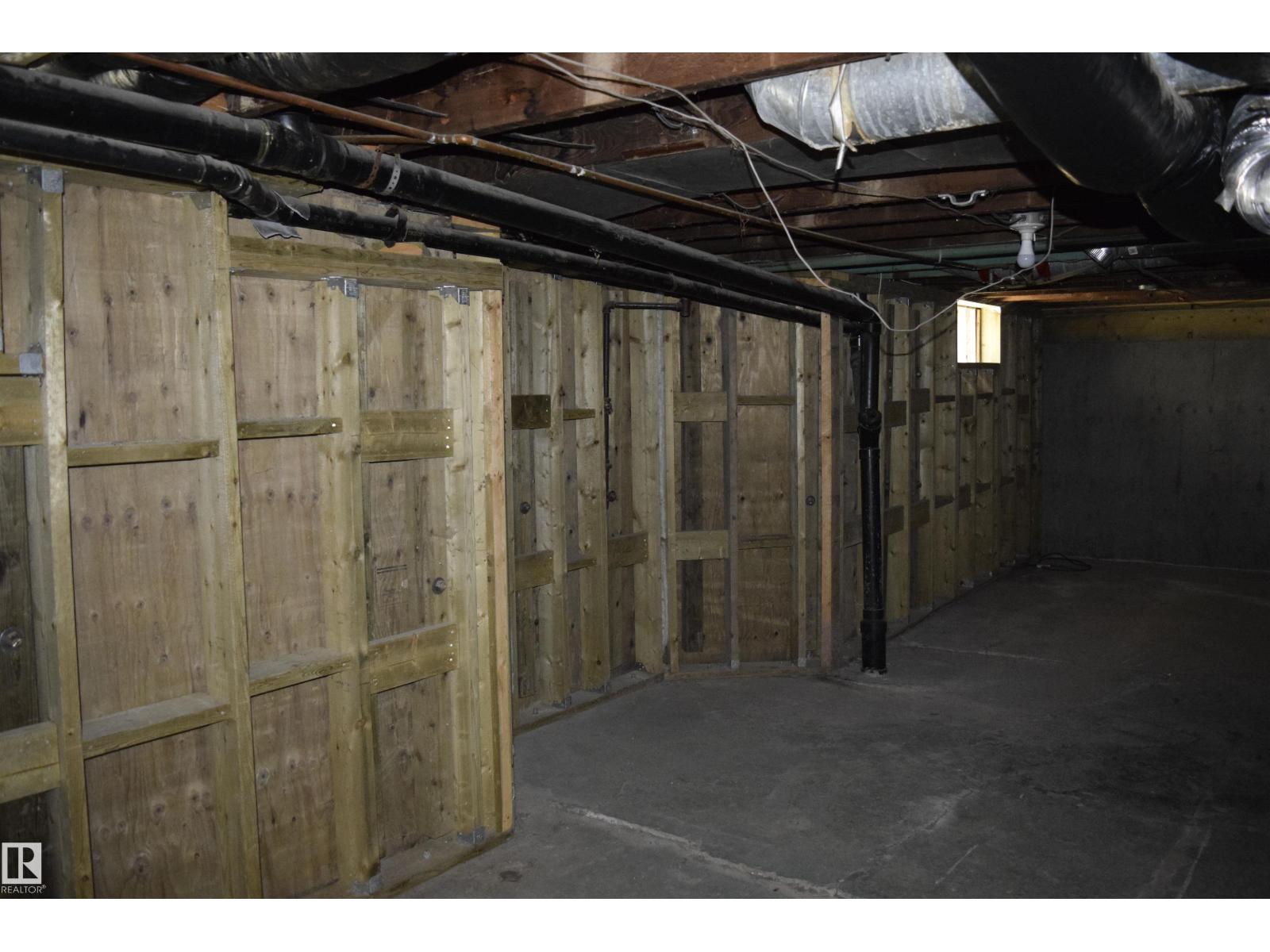 9551 106A AV NW - 36