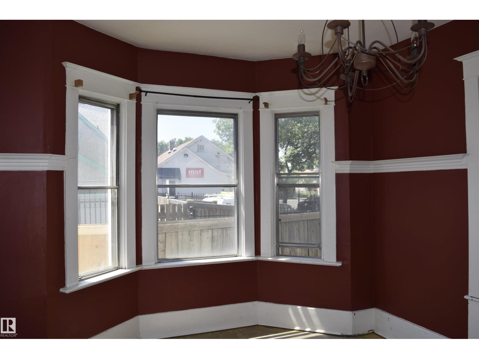 9551 106A AV NW - 11
