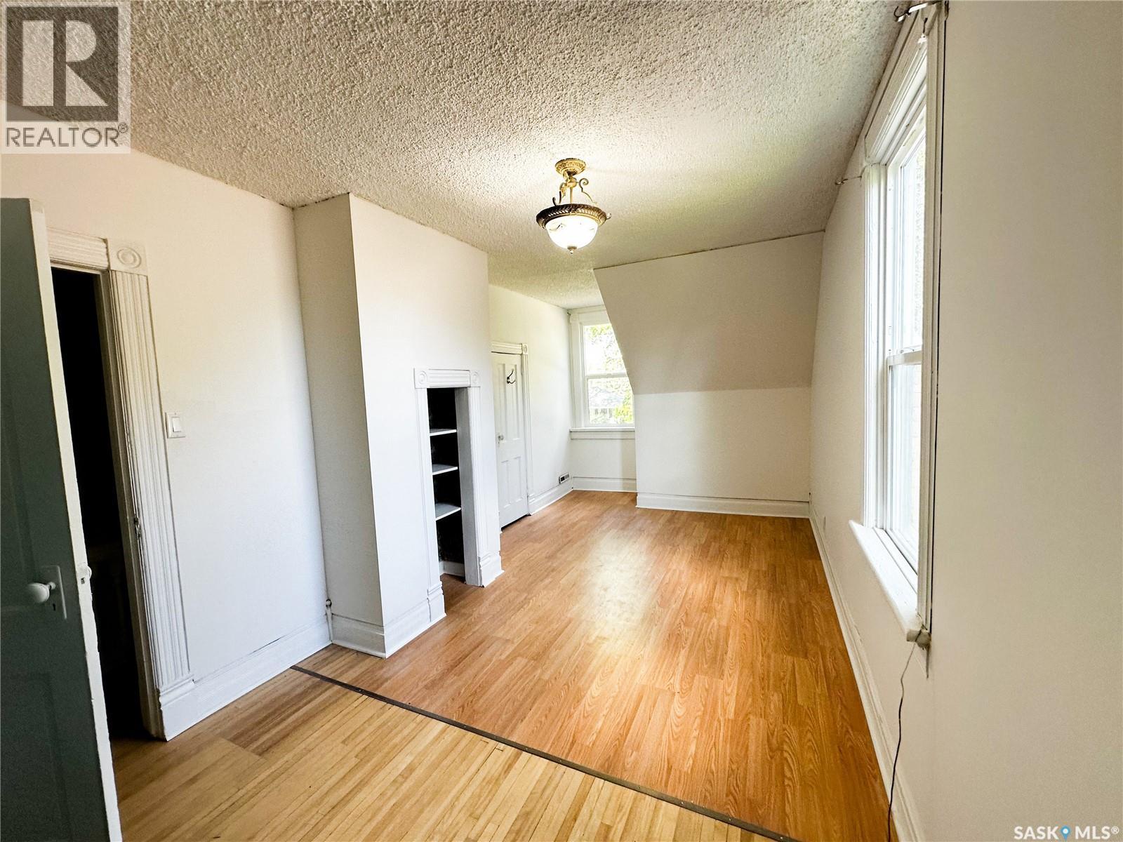50 Assiniboia AVENUE - 35