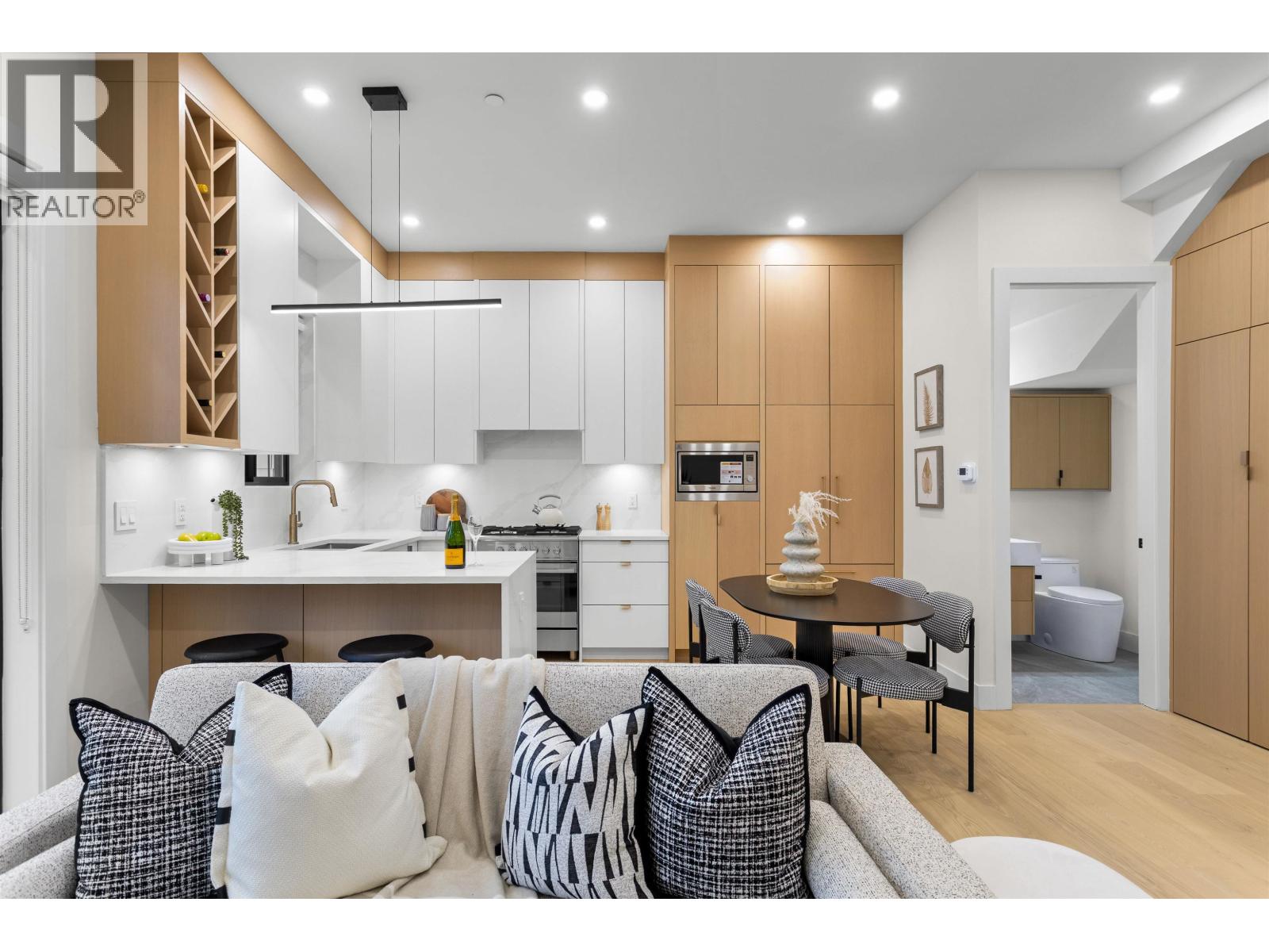 2 5306 CULLODEN STREET, Vancouver