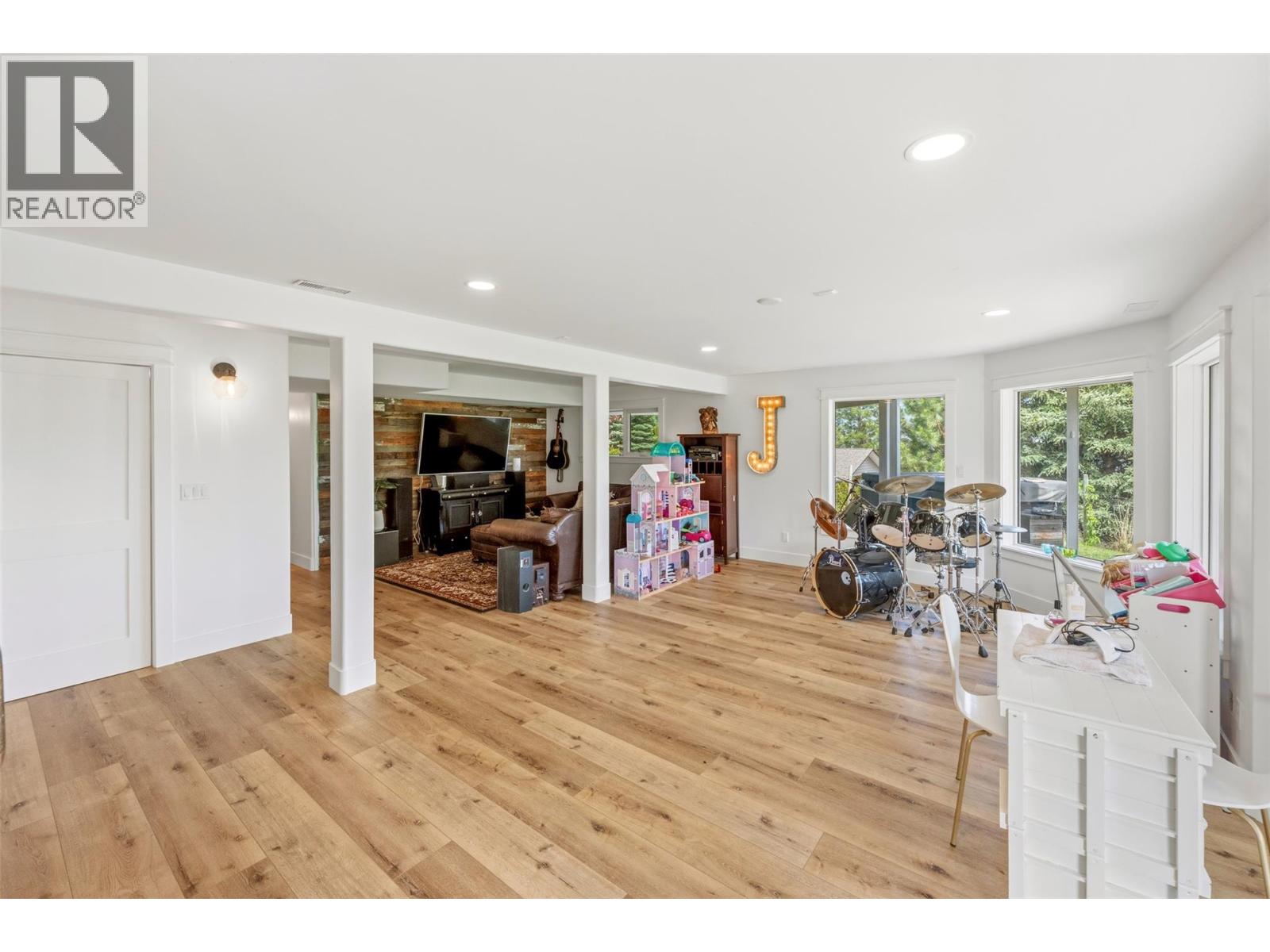 9331 CANYON VIEW Road - 65